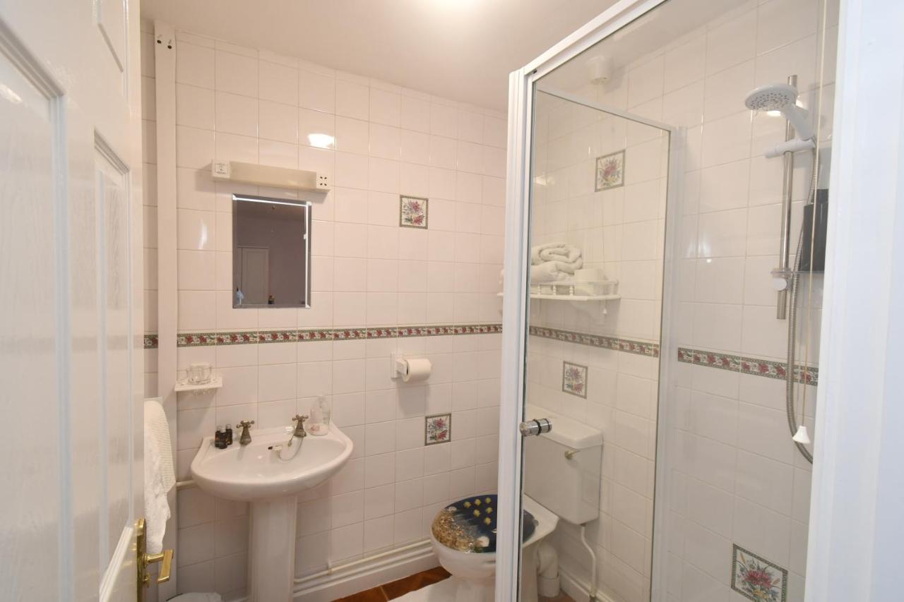 The Old Board School Guest House St Clears Bagian luar foto